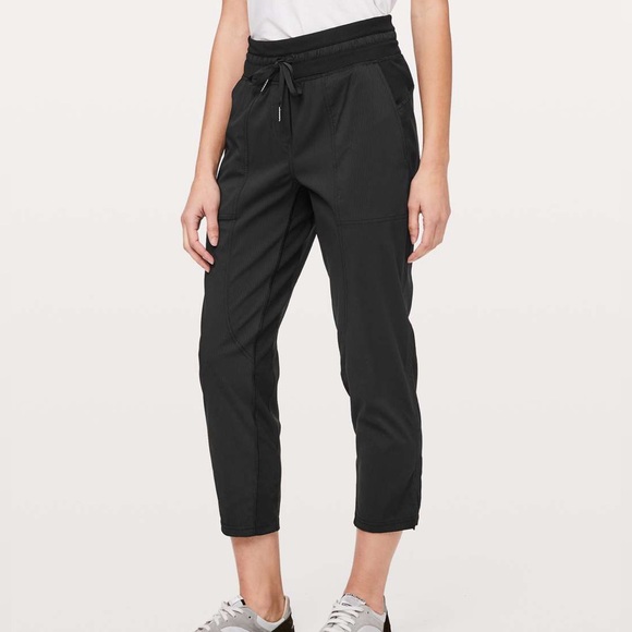lululemon athletica Pants - Lululemon Dance Studio Crop *25", Black, Size 10